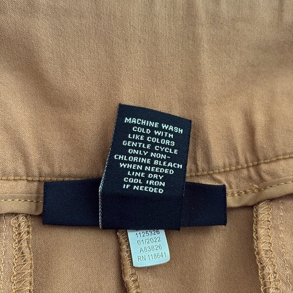 Lane Bryant Brown 4 Season Slim Capri Mid Size. Button/ 2 Hook Closure. Size 20 - Picture 8 of 11